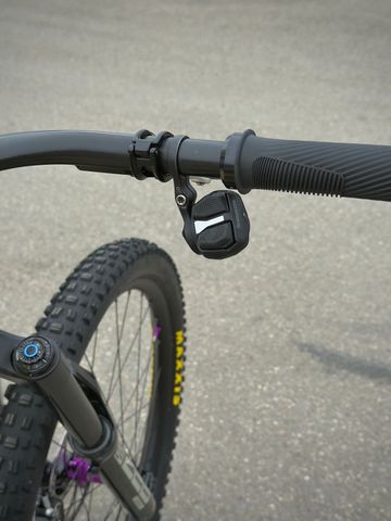 Used Santa Cruz Nomad Custom 2025 Mountainbike, Orange — image 17 of 24
