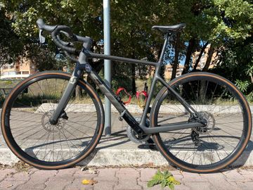 Used Scott Addict 10 2022 2022 Road & Gravel, Black — image 2 of 10