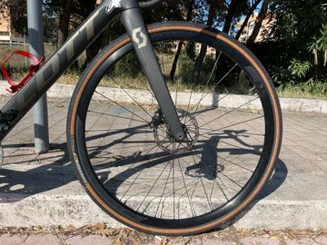 Used Scott Addict 10 2022 2022 Road & Gravel, Black — image 6 of 10