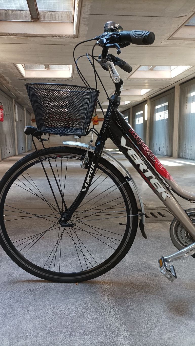 Used alhambra Sity Bike 2011 Youth, Black — image 2 of 8