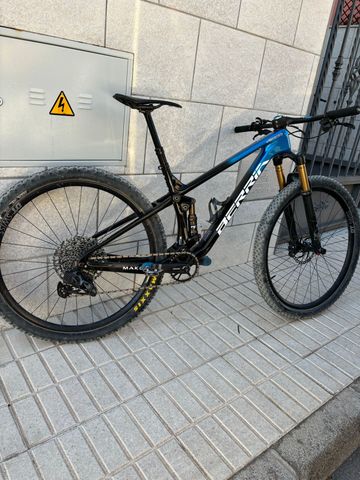 Used Berria Mako 2022 Mountainbike, Blue — image 1 of 12