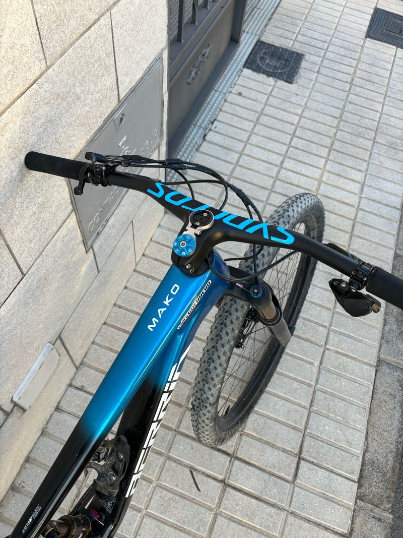 Used Berria Mako 2022 Mountainbike, Blue — image 5 of 12