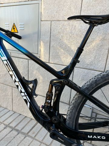Used Berria Mako 2022 Mountainbike, Blue — image 10 of 12