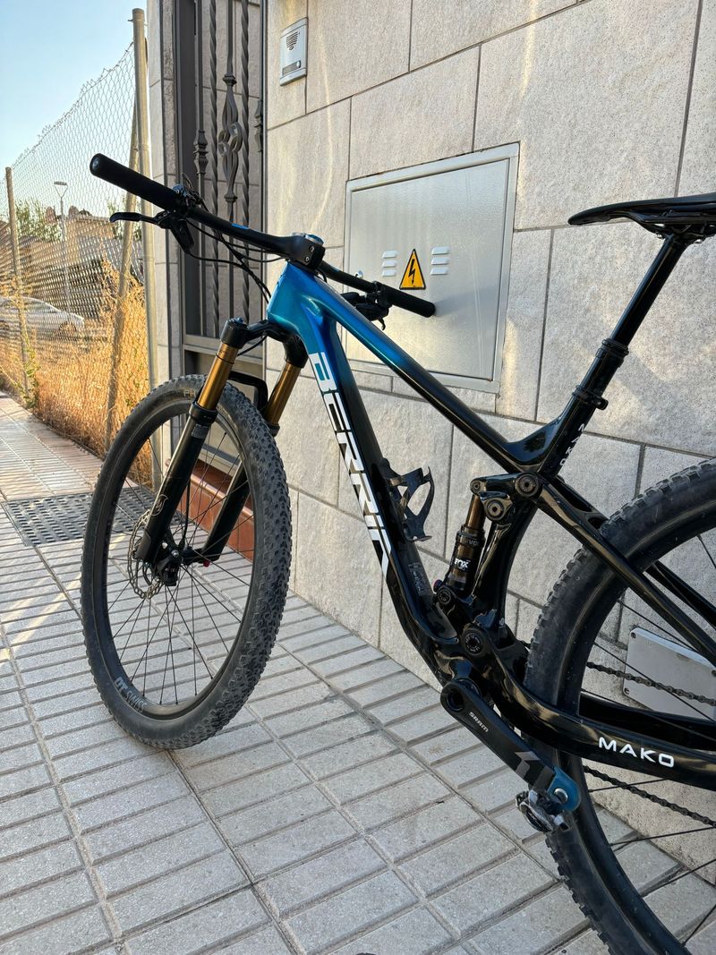 Used Berria Mako 2022 Mountainbike, Blue — image 9 of 12