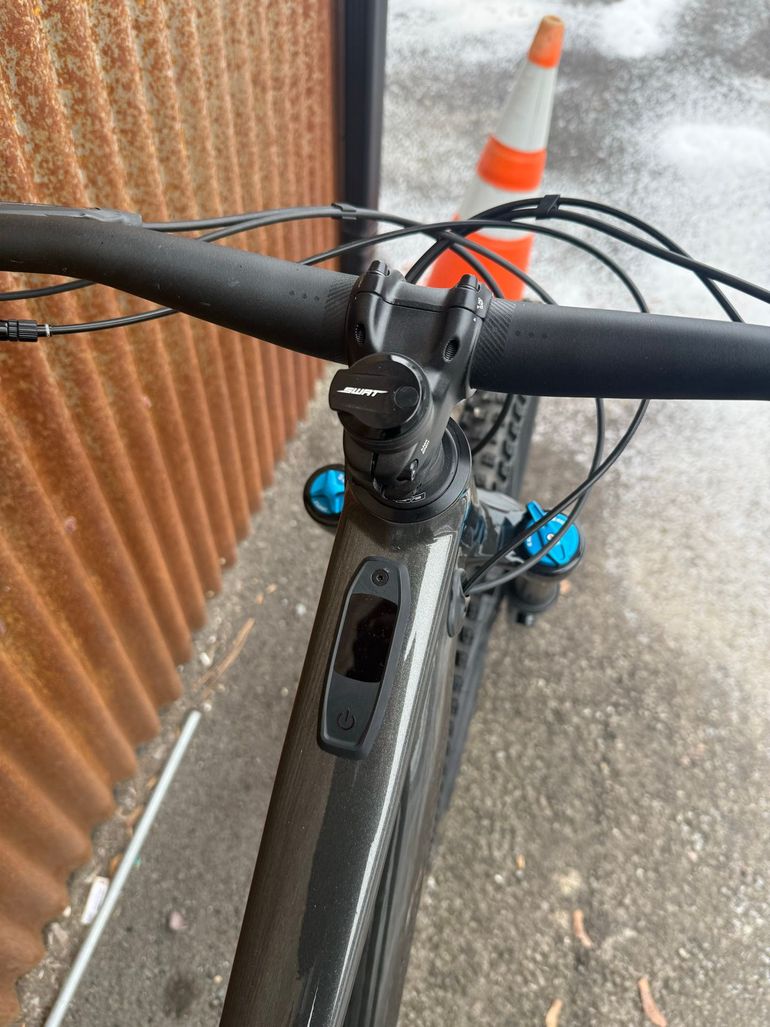 Used Specialized Specialized Levo SL Comp Alloy 2024 Mountainbike, Light Gray, Mixed — image 7 of 9