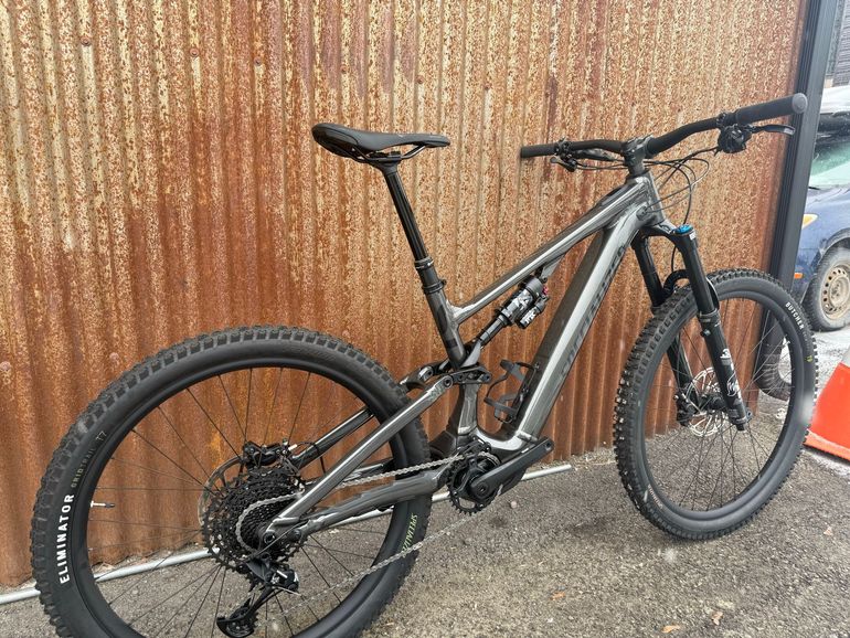 Used Specialized Specialized Levo SL Comp Alloy 2024 Mountainbike, Light Gray, Mixed — image 3 of 9