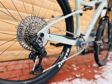 Lapierre XRM 9.9 2025 2025 Mountainbike usato, Grigio chiaro — immagine 3 di 7