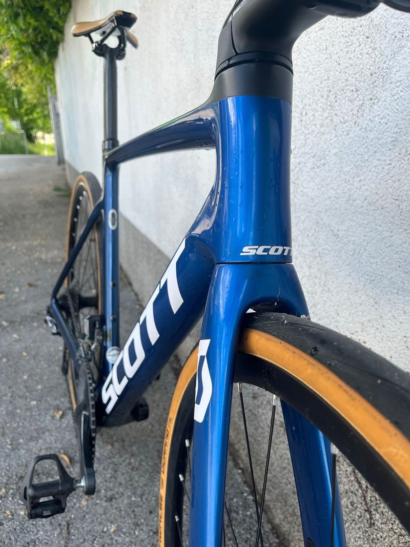Used Scott Addict 20 2022 2022 Road & Gravel, Blue — image 3 of 7