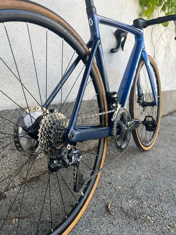Used Scott Addict 20 2022 2022 Road & Gravel, Blue — image 4 of 7