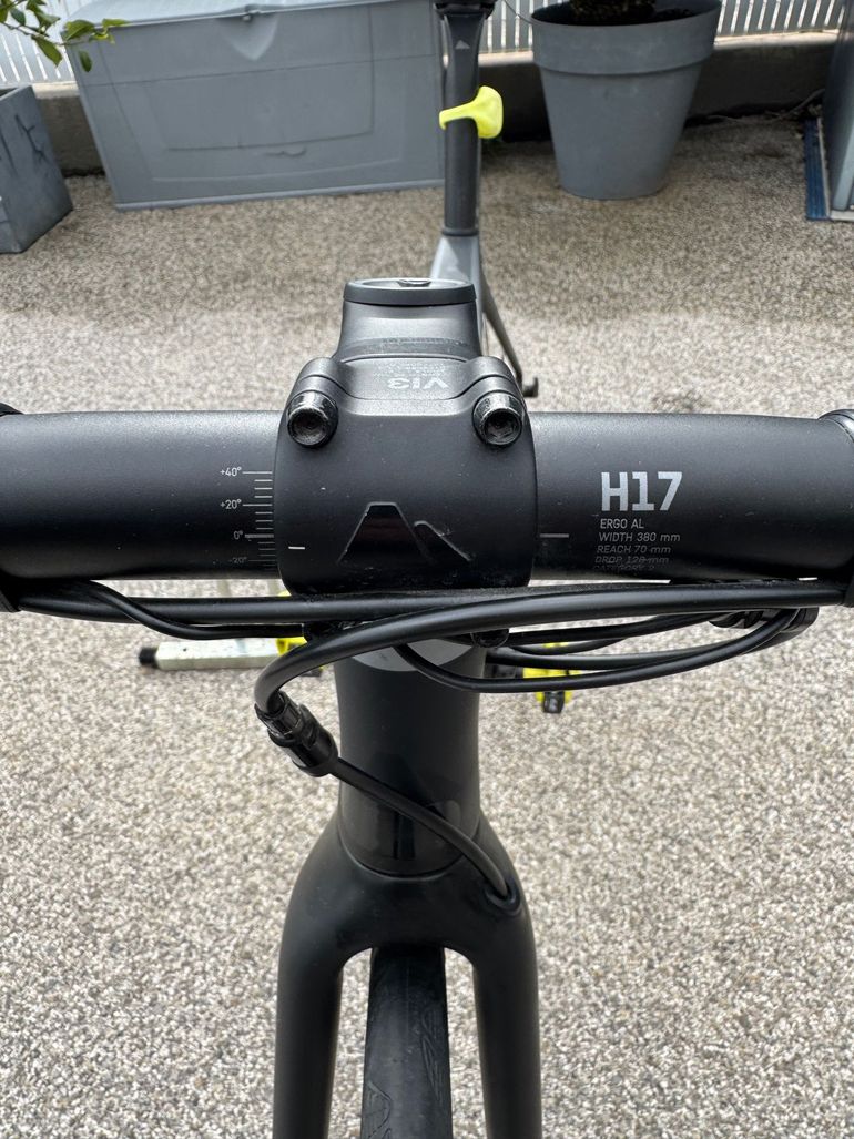 Used Canyon Ultimate Shimano Ultegra Di2 2018 Road & Gravel, Black — image 7 of 29
