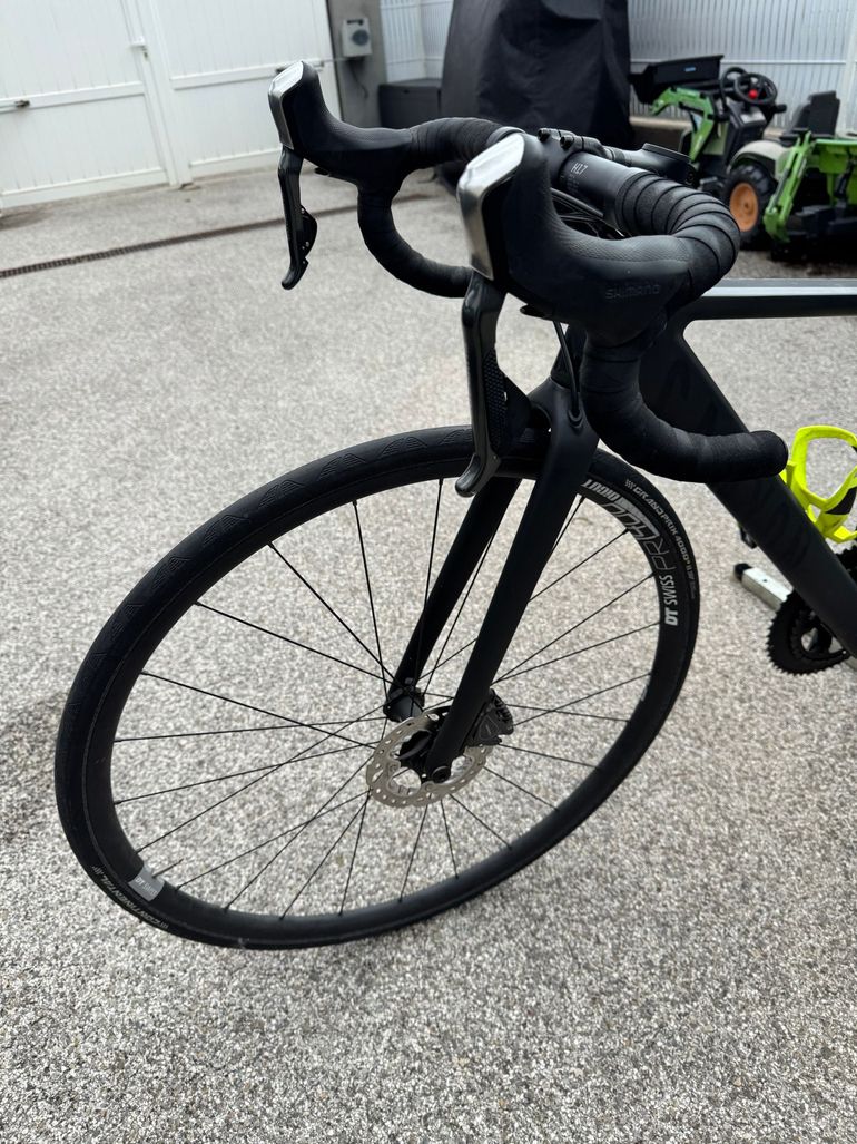 Used Canyon Ultimate Shimano Ultegra Di2 2018 Road & Gravel, Black — image 2 of 29