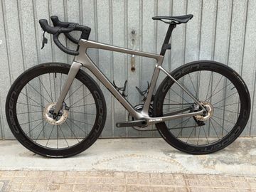 Gebrauchtes Enve Bikes Melee 2025 Road & Gravel, Hellgrau — Bild 2 von 29