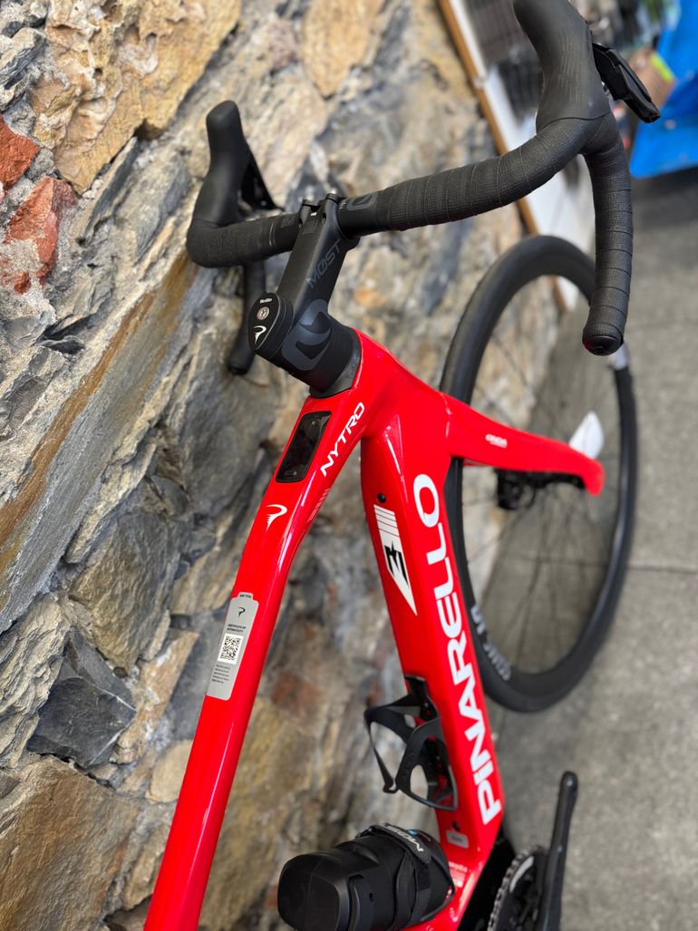 Used Pinarello NYTRO E5 ROAD - 105 Di2 2024 2024 Road & Gravel, Rot — image 5 of 6