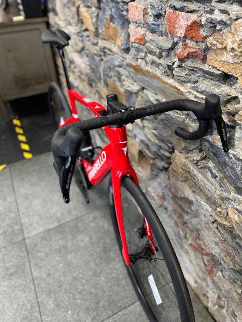 Used Pinarello NYTRO E5 ROAD - 105 Di2 2024 2024 Road & Gravel, Rot — image 6 of 6