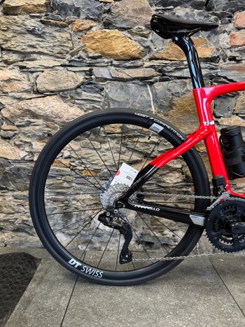Used Pinarello NYTRO E5 ROAD - 105 Di2 2024 2024 Road & Gravel, Rot — image 3 of 6