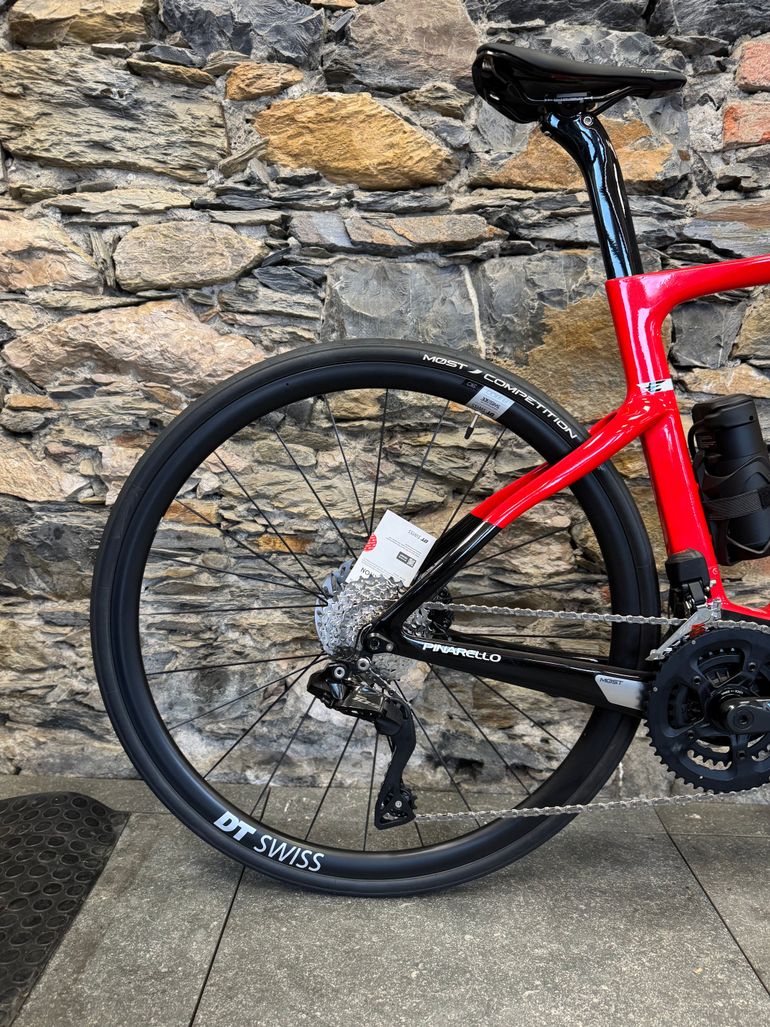 Used Pinarello NYTRO E5 ROAD - 105 Di2 2024 2024 Road & Gravel, Rot — image 3 of 6