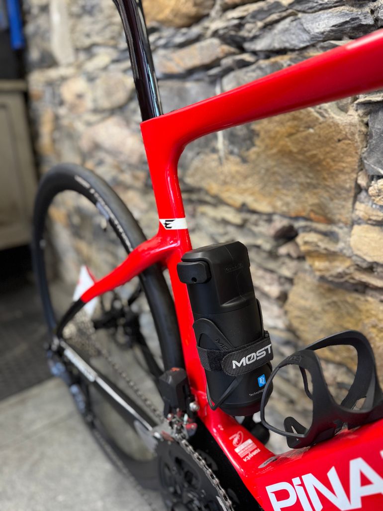Used Pinarello NYTRO E5 ROAD - 105 Di2 2024 2024 Road & Gravel, Rot — image 4 of 6