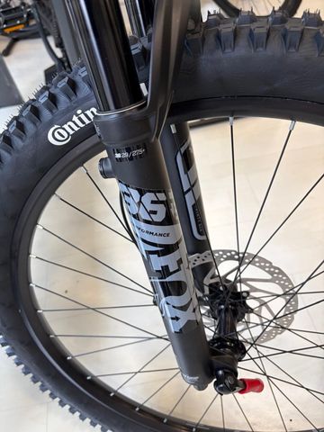 Whistle B-rush C 8.5 2025 Mountainbike usato, Nero — immagine 7 di 7