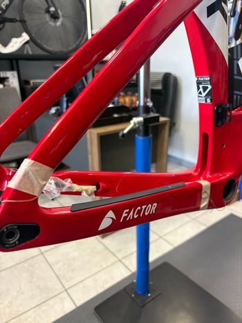 Used Factor SLiCK Shimano Dura Ace Di2 2022 Road & Gravel, Red — image 16 of 16