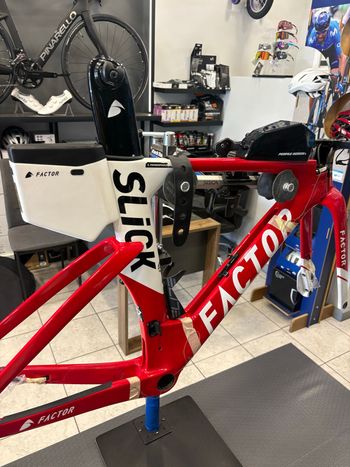 Used Factor SLiCK Shimano Dura Ace Di2 2022 Road & Gravel, Red — image 13 of 16