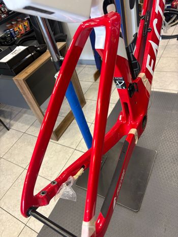 Used Factor SLiCK Shimano Dura Ace Di2 2022 Road & Gravel, Red — image 12 of 16