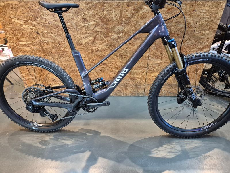 Used UNNO MITH Race 2025 2025 Mountainbike, Light Gray, 29, 27.5 — image 1 of 6