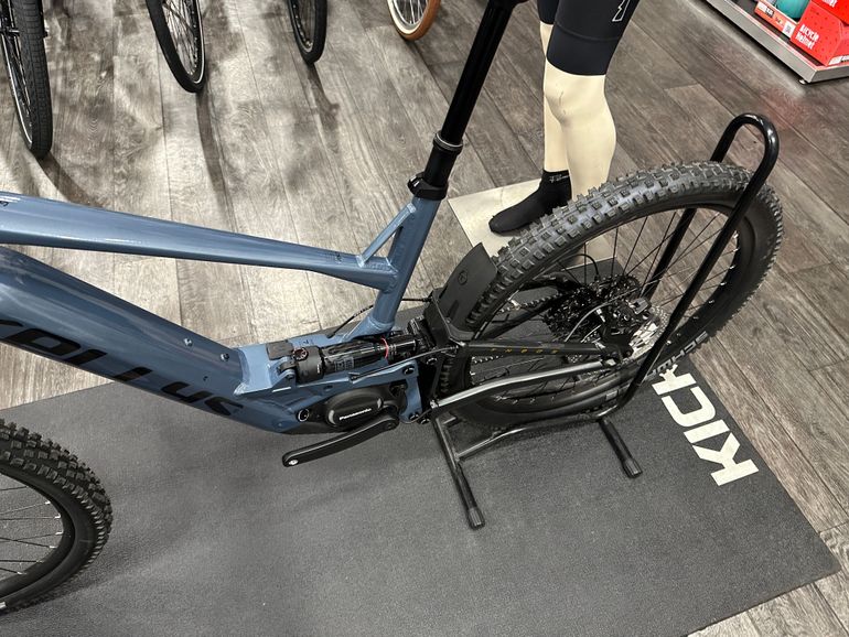 Used Kellys THEOS R30 P 29/27.5" 820 Wh 2025 2025 Mountainbike, Blu — image 4 of 4