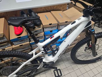 Gebrauchtes Merida eONE-SIXTY 10K 2026 2026 Mountainbike, Weiß, 29, 27.5 — Bild 2 von 4