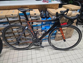 Used Giant Propel Advanced 1 2016 2016 Road & Gravel, Black — image 1 of 4