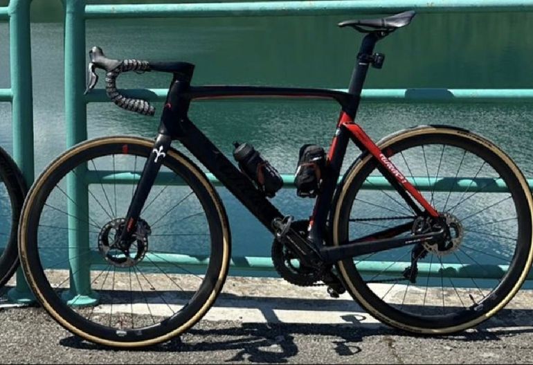 Used Wilier Cento10proair 2020 Road & Gravel, Black — image 9 of 9