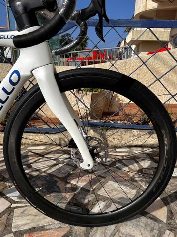 Gebrauchtes Pinarello F5 Shimano 105 Di2 2024 Road & Gravel, Weiß — Bild 4 von 11