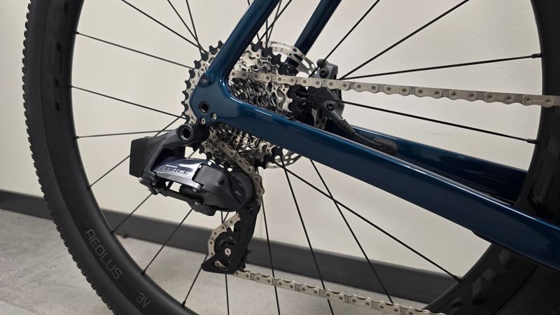 Tweedehands Trek Checkpoint SL 7 eTap 2022 2022 Road & Gravel — afbeelding 2 van 8