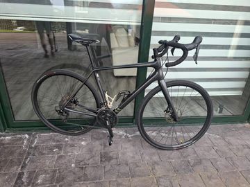 Cannondale Synapse Carbon 105 2021 2021 Road & Gravel usato, Nero — immagine 1 di 7