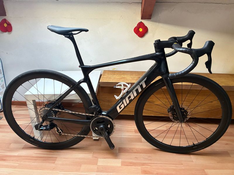 Gebrauchtes Giant E-Bike Giant Defy Advanced E+ Elite 1 2025 2025 Road & Gravel