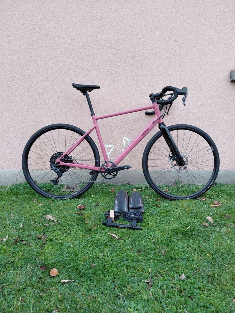 Used Van rysel Van Rysel EDR AF Rose 2025 Road & Gravel, Black — image 1 of 8