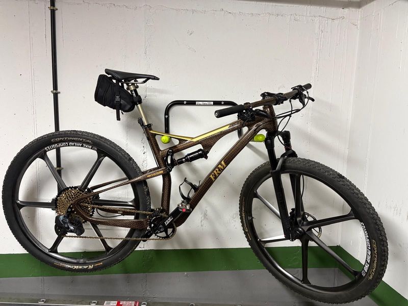 FRM Anakin Carbon 2021 Mountainbike de segunda mano, Negro — imagen 1 de 3