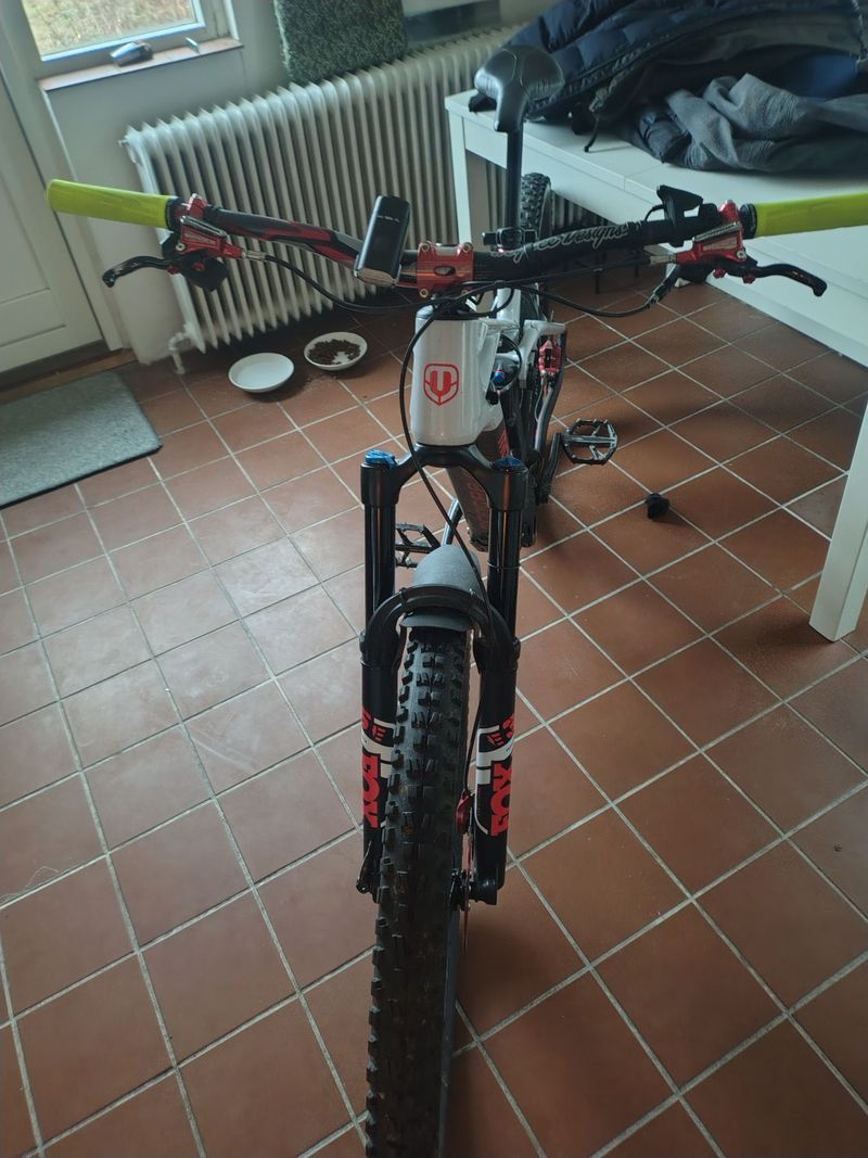 Used Mondraker Crafty SRAM GX Eagle AXS (T-Type) 2021 Mountainbike, Black, 29 — image 9 of 10