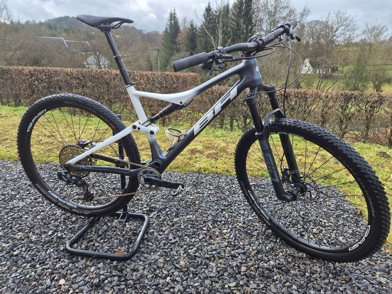 Brugt BH Lynx Race Evo Carbon Custom 2022 MTB