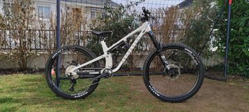Commencal META SX V5 ESSENTIAL CLEAR SILVER 2025 Mountainbike usato, Bianco — immagine 7 di 14