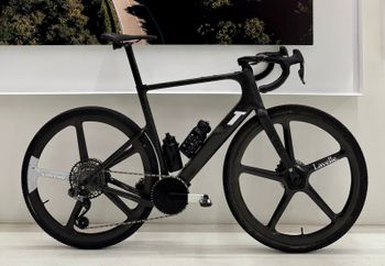 3T, Frameset