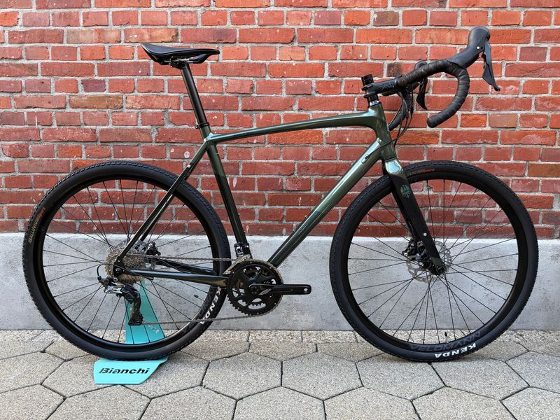 Tweedehands Bianchi NEW! Bianchi Impulso Allroad Disc Gravel/Roadbike/Shimano GRX 2x11/Size 59 2025 Road & Gravel