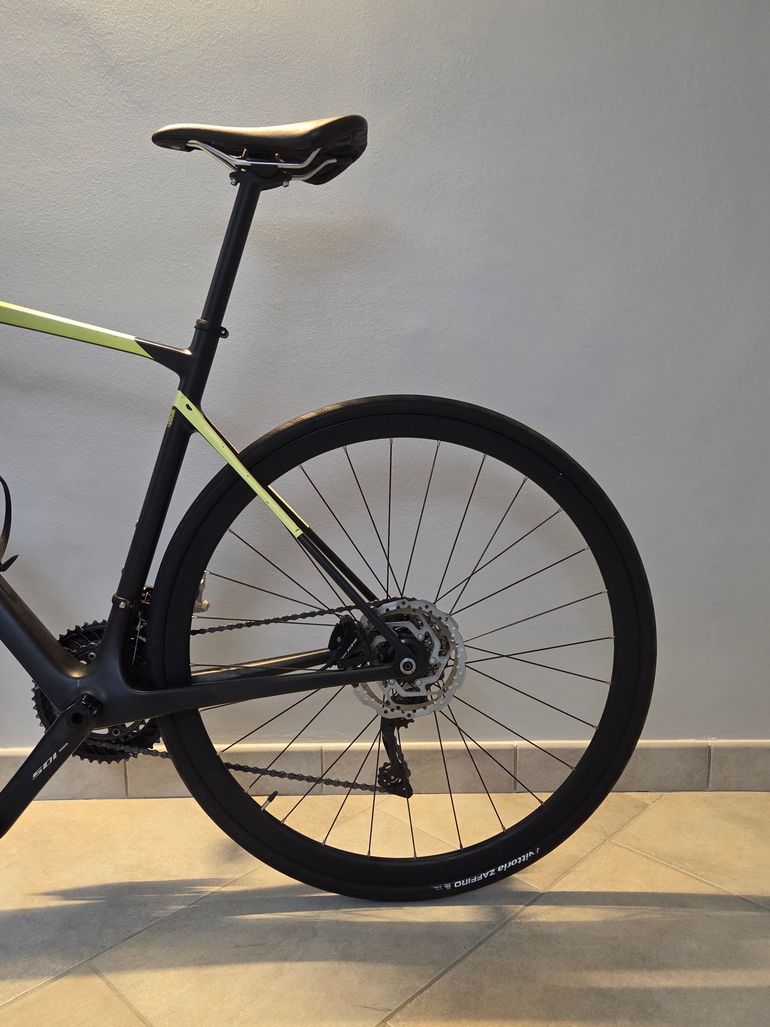 Used CUBE ATTAIN GTC RACE 2021 2021 Road & Gravel — image 4 of 11