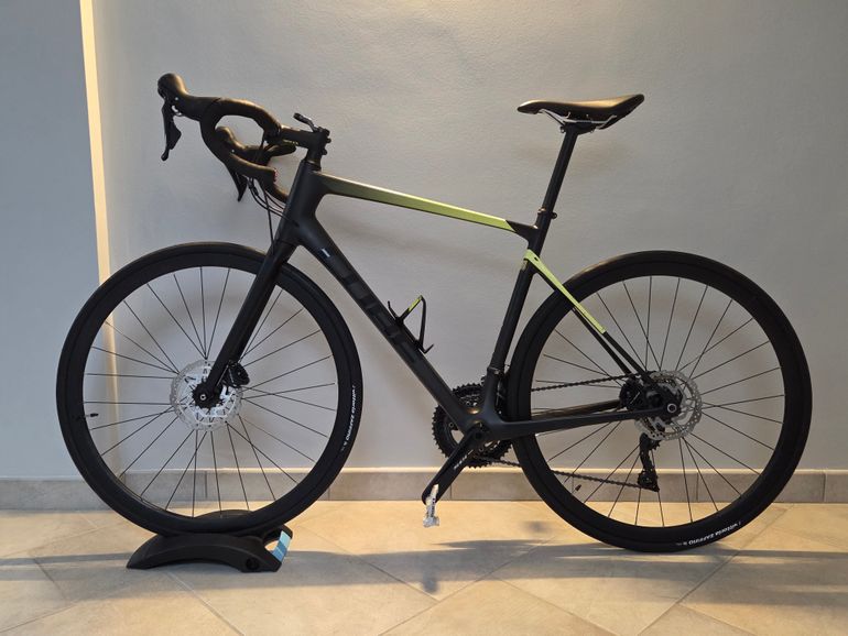 Used CUBE ATTAIN GTC RACE 2021 2021 Road & Gravel — image 1 of 11