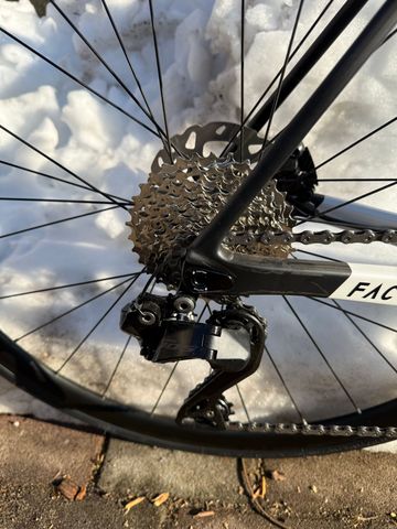 Used Factor O2 Shimano 105 2024 Road & Gravel, White — image 5 of 6