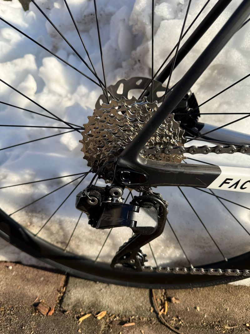 Used Factor O2 Shimano 105 2024 Road & Gravel, White — image 5 of 6