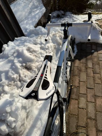 Used Factor O2 Shimano 105 2024 Road & Gravel, White — image 2 of 6