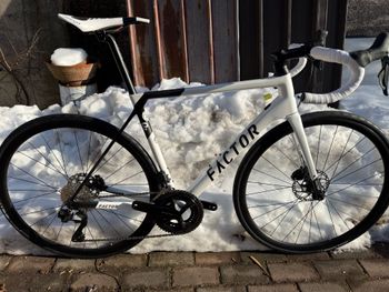 Factor, O2 Shimano 105