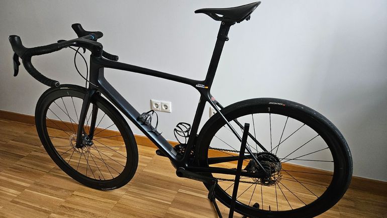 Used Giant TCR Advanced SL Disc 1 2022 2022 Road & Gravel, Black — image 2 of 5