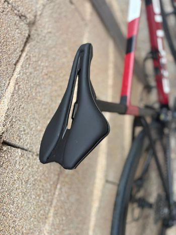 Used Focus IZALCO MAX DISC 9.6 2021 2021 Road & Gravel, Red — image 7 of 8
