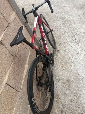 Used Focus IZALCO MAX DISC 9.6 2021 2021 Road & Gravel, Red — image 2 of 8